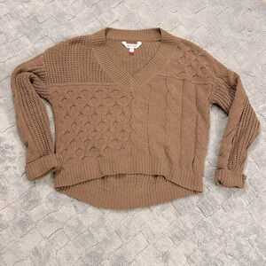 Cozy Neutral Soft Chunky High-Low Hem Long Sleeve V-Neck Sweater / Women’s Small